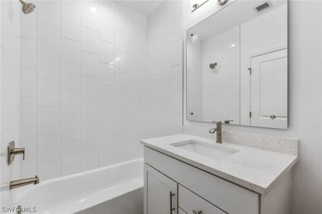 7574 Rockefeller Drive Naples FL 34119