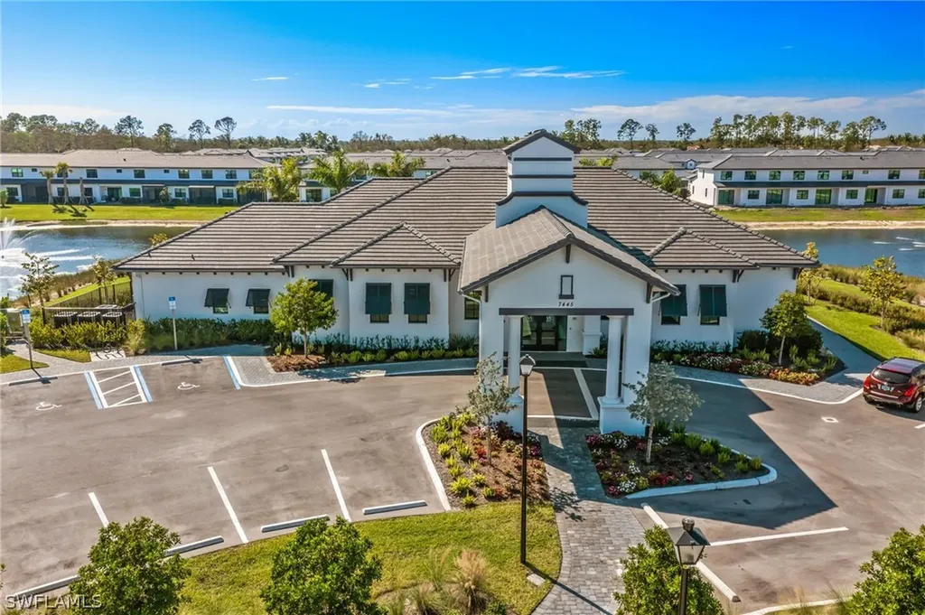 7574 Rockefeller Drive Naples FL 34119