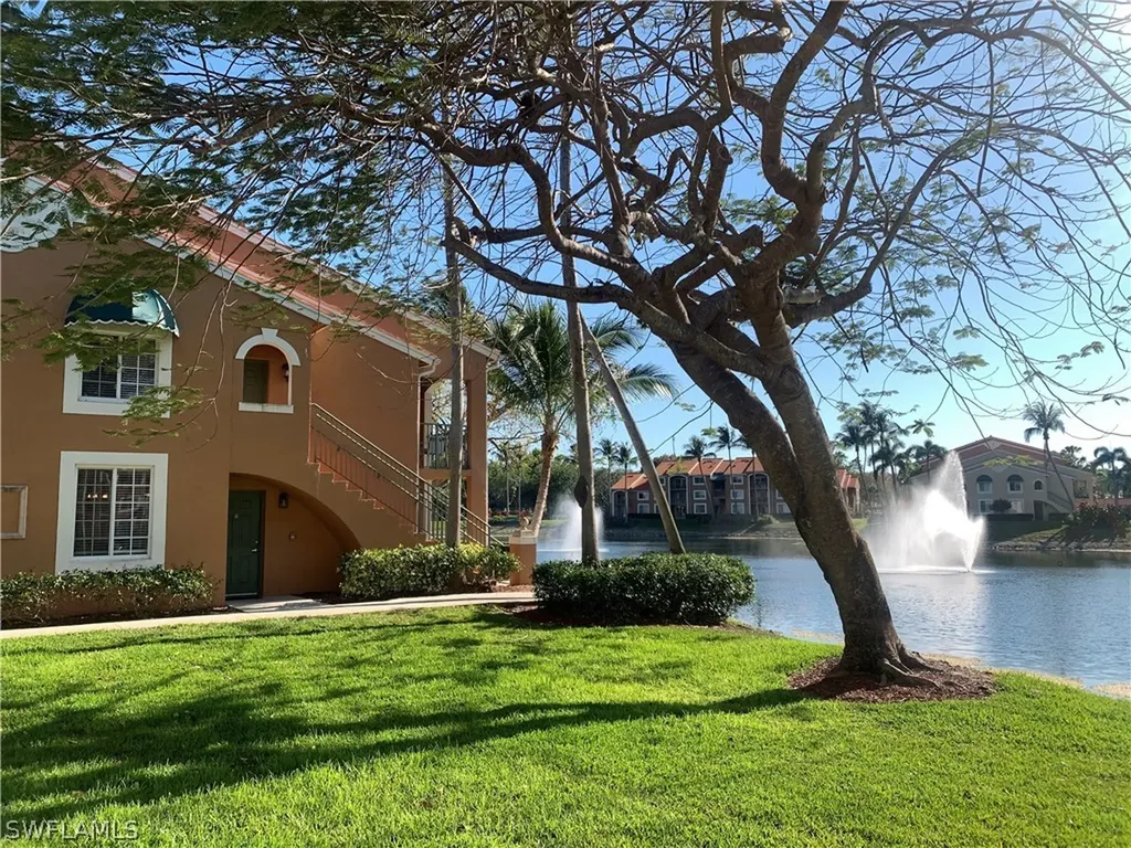 1275 Wildwood Lakes Boulevard Naples FL 34104