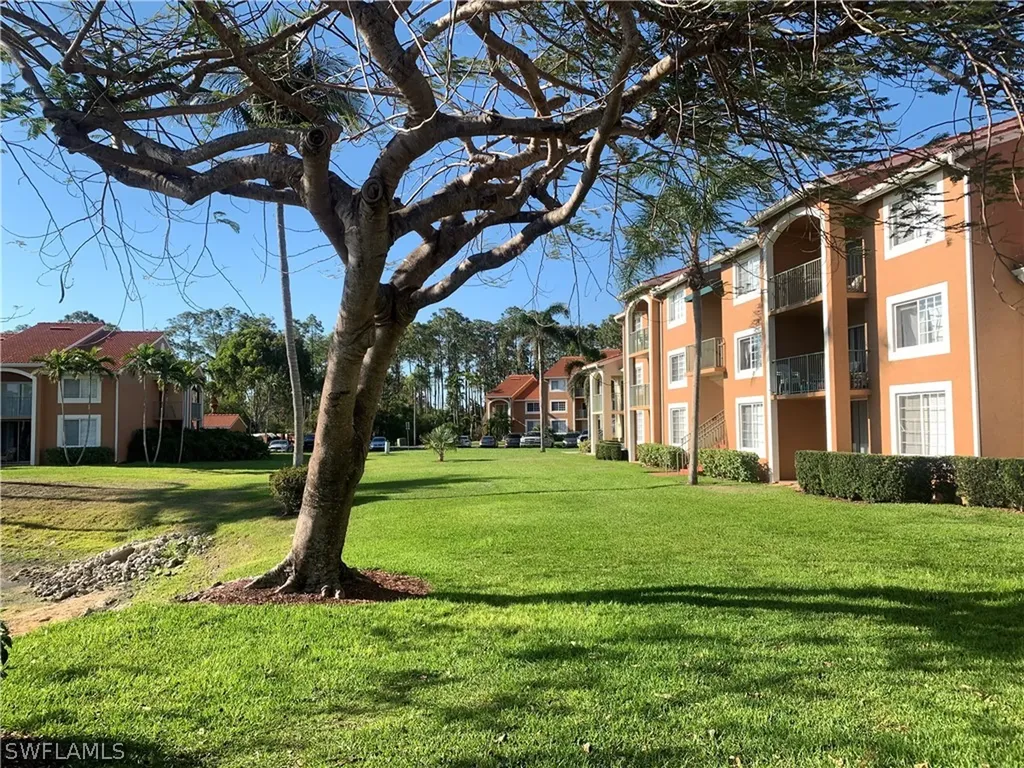 1275 Wildwood Lakes Boulevard Naples FL 34104