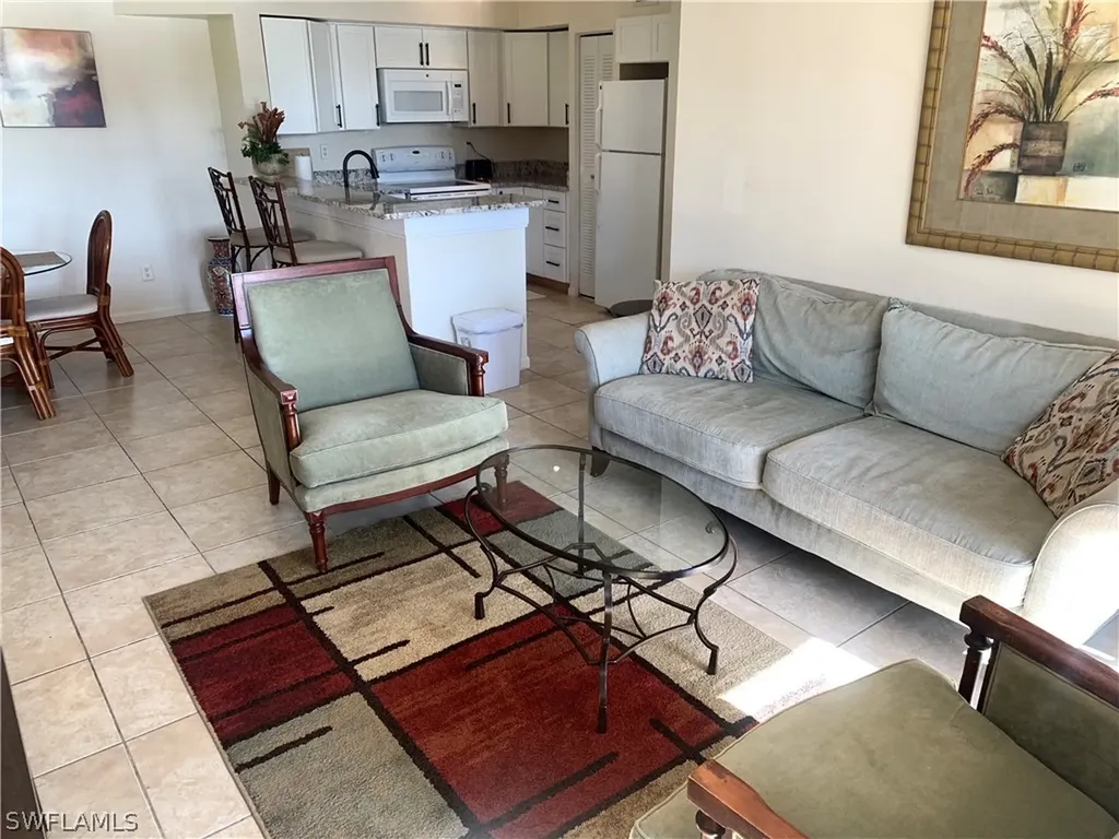 1275 Wildwood Lakes Boulevard Naples FL 34104