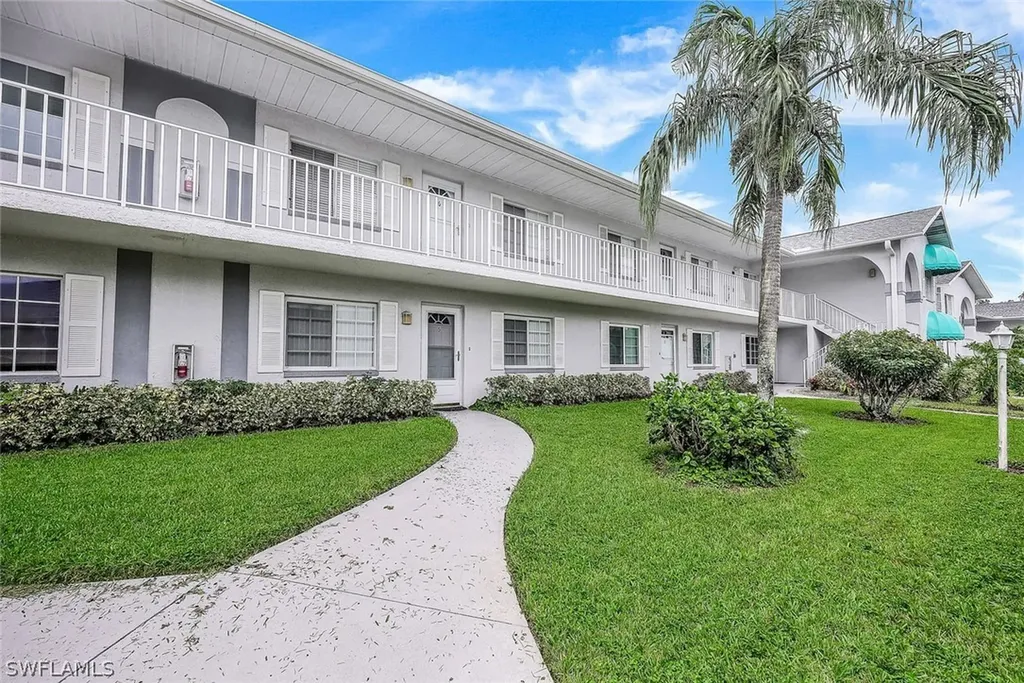 228 Belina Drive Naples FL 34104