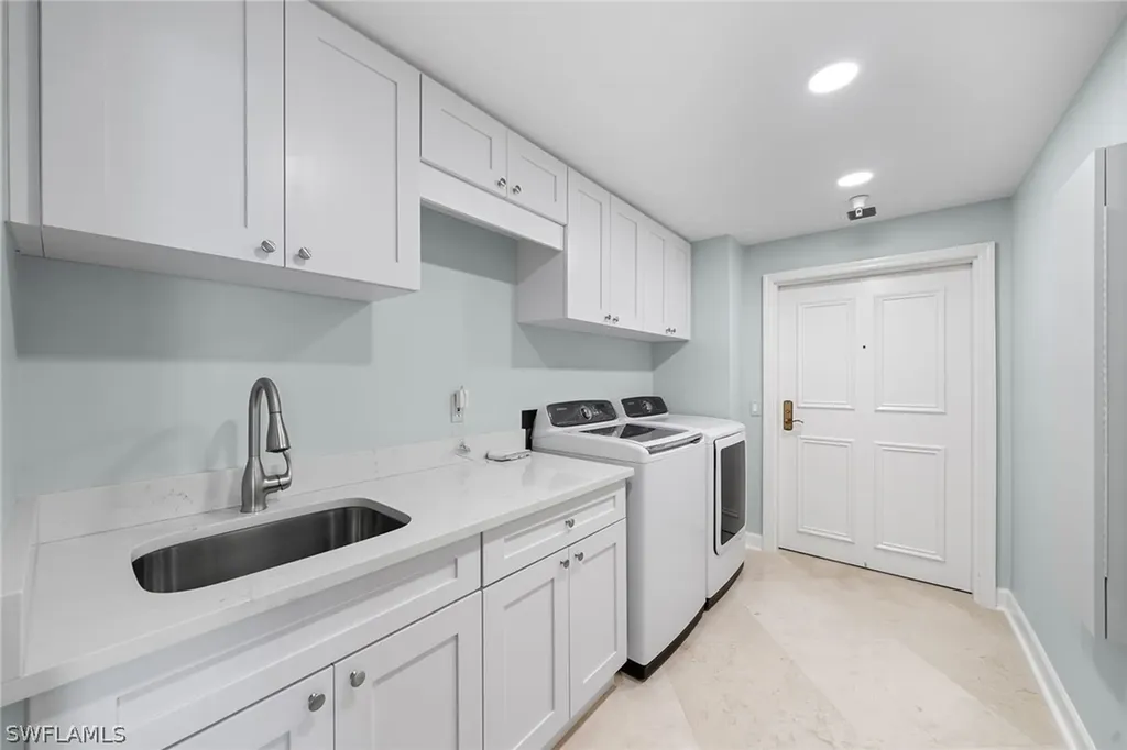8665 Bay Colony Drive Naples FL 34108