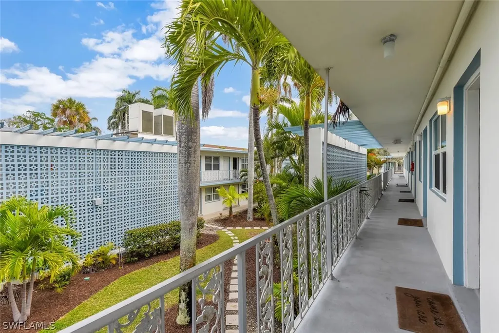 1295 Gulf Shore Boulevard S Naples FL 34102