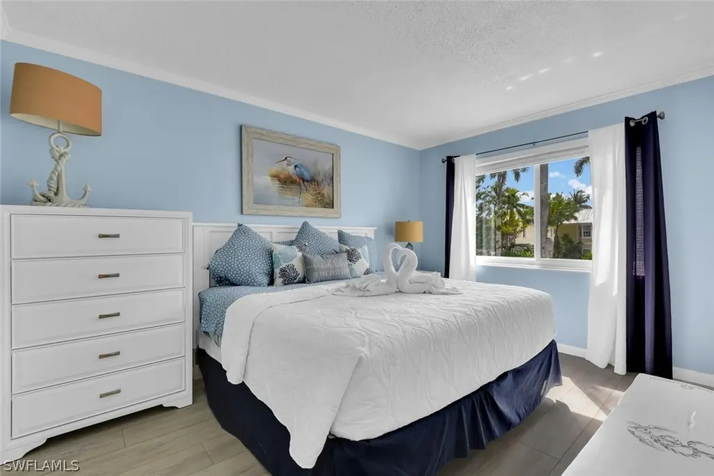 1295 Gulf Shore Boulevard S Naples FL 34102
