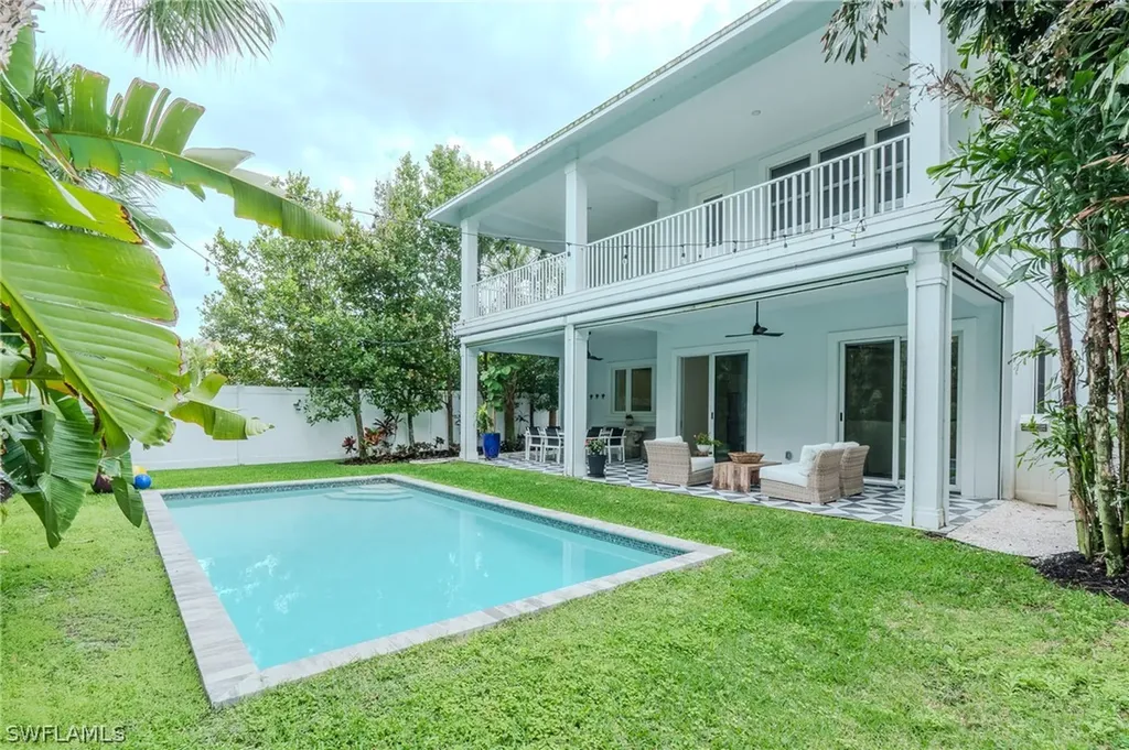 1075 Frank Whiteman Boulevard Naples FL 34103