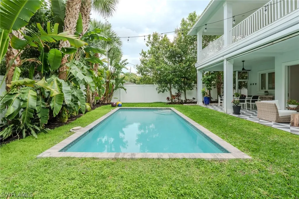 1075 Frank Whiteman Boulevard Naples FL 34103