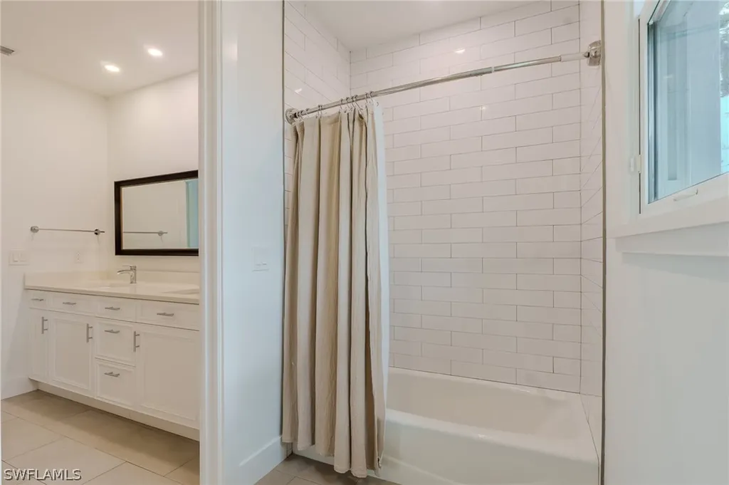 1075 Frank Whiteman Boulevard Naples FL 34103