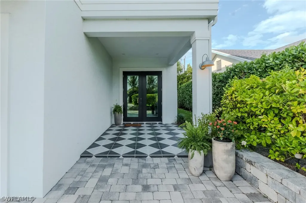1075 Frank Whiteman Boulevard Naples FL 34103