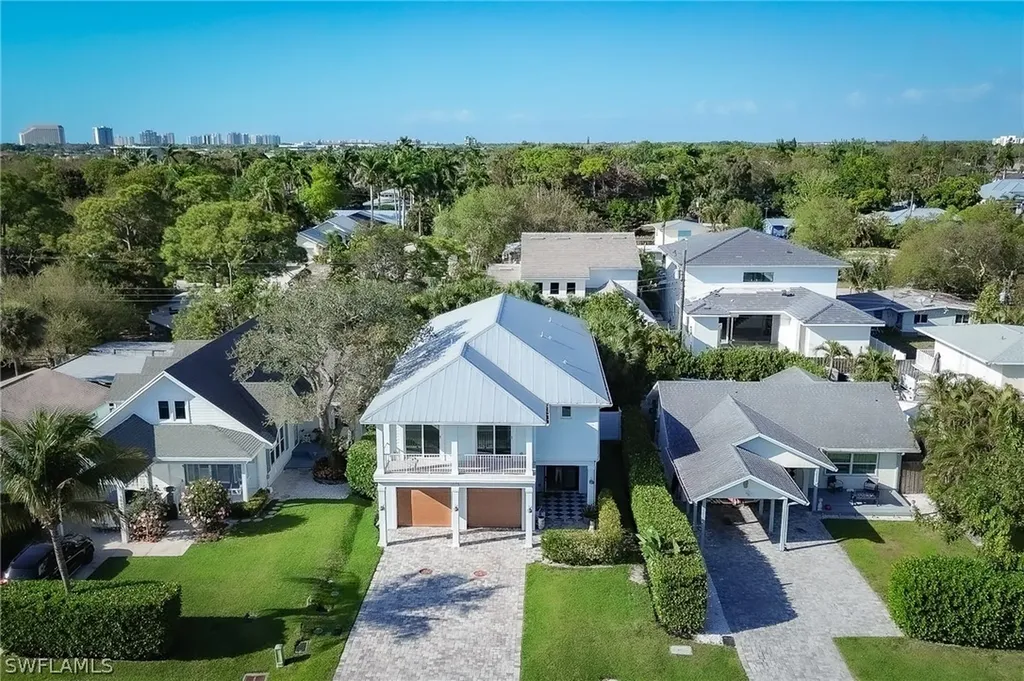 1075 Frank Whiteman Boulevard Naples FL 34103