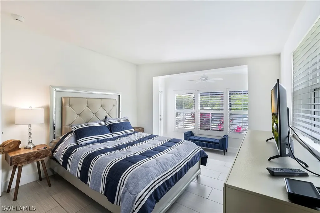 1712 Harbor Lane Naples FL 34104