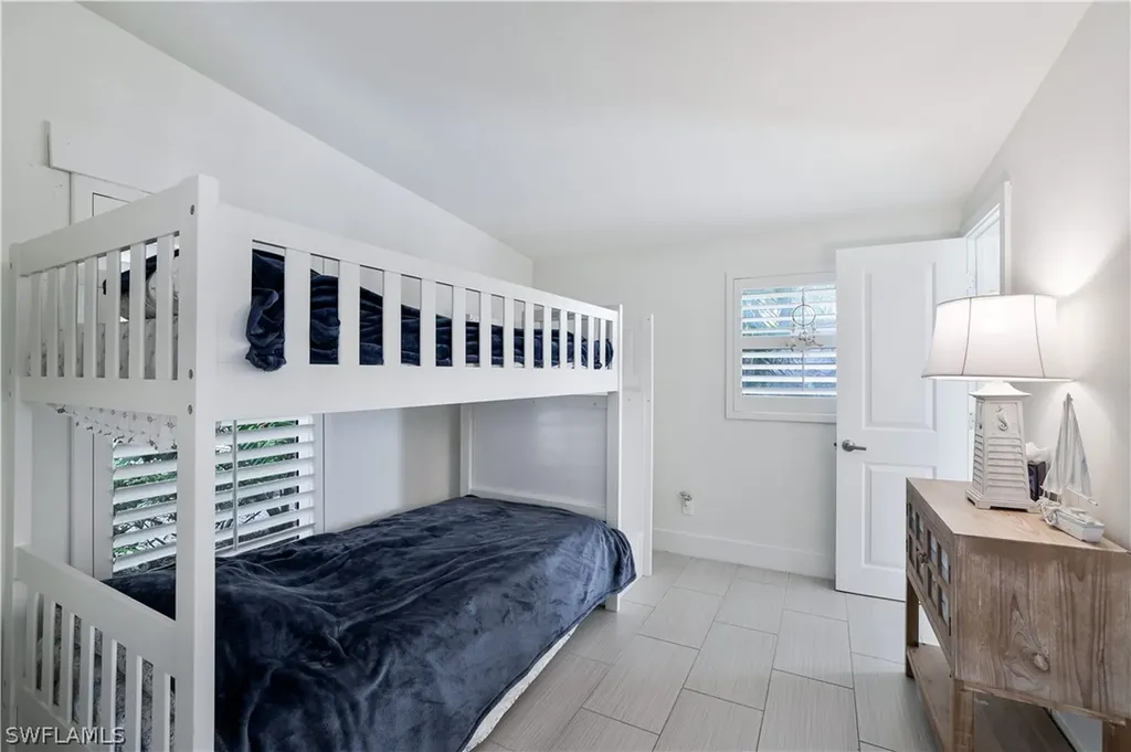 1712 Harbor Lane Naples FL 34104