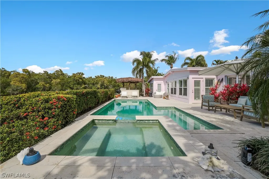 1712 Harbor Lane Naples FL 34104