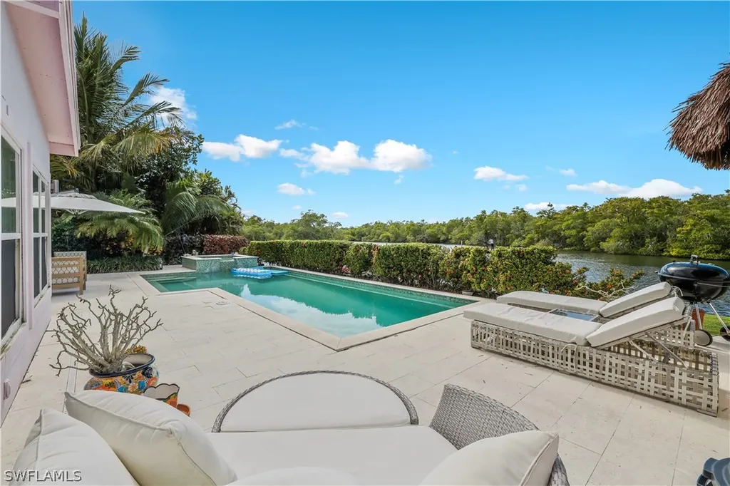 1712 Harbor Lane Naples FL 34104