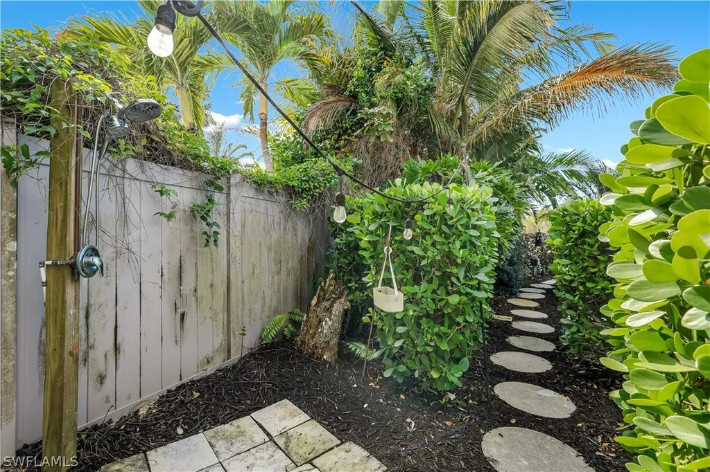1712 Harbor Lane Naples FL 34104