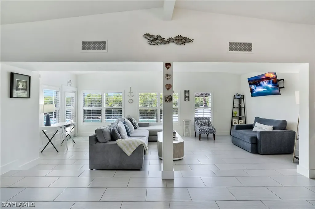 1712 Harbor Lane Naples FL 34104