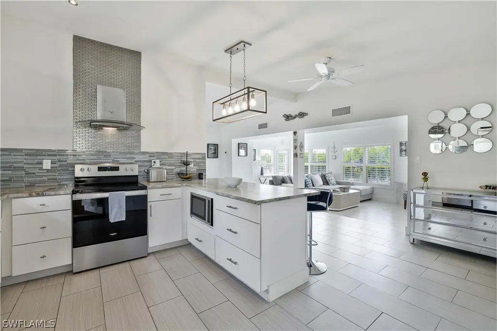 1712 Harbor Lane Naples FL 34104