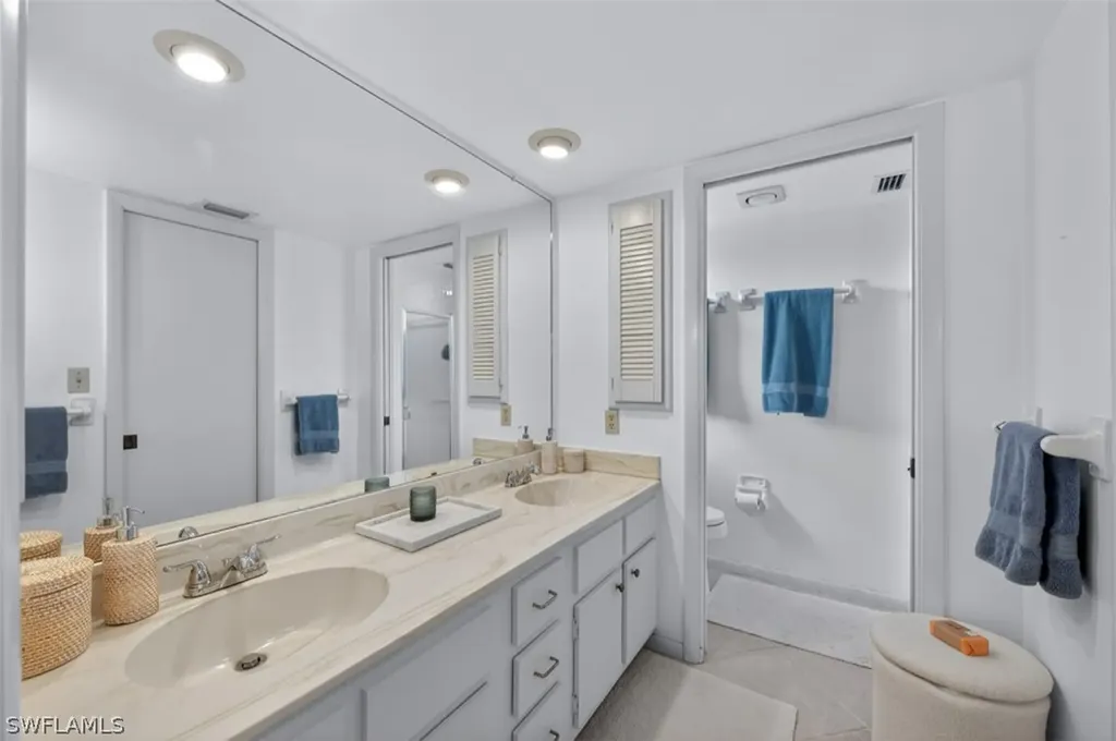 3300 Binnacle Drive Naples FL 34103