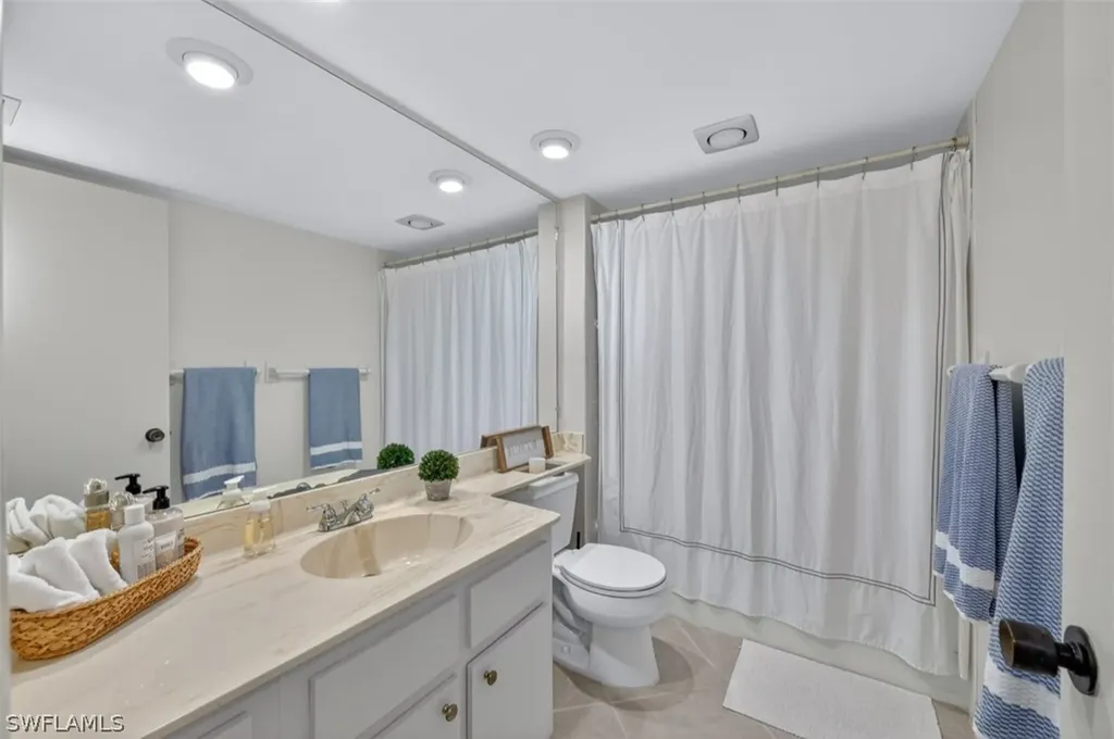 3300 Binnacle Drive Naples FL 34103