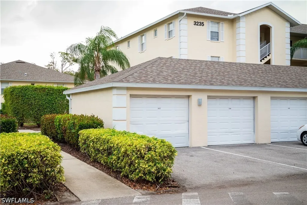 3235 Cypress Glen Way Naples FL 34109