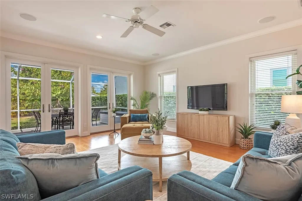 263 N Lake Drive Naples FL 34102