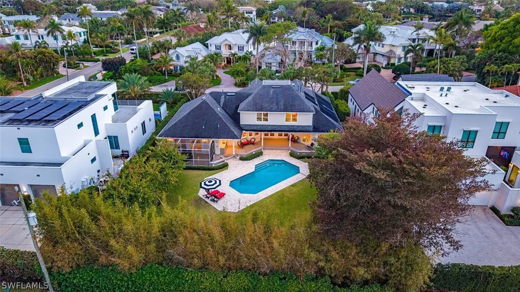 263 N Lake Drive Naples FL 34102