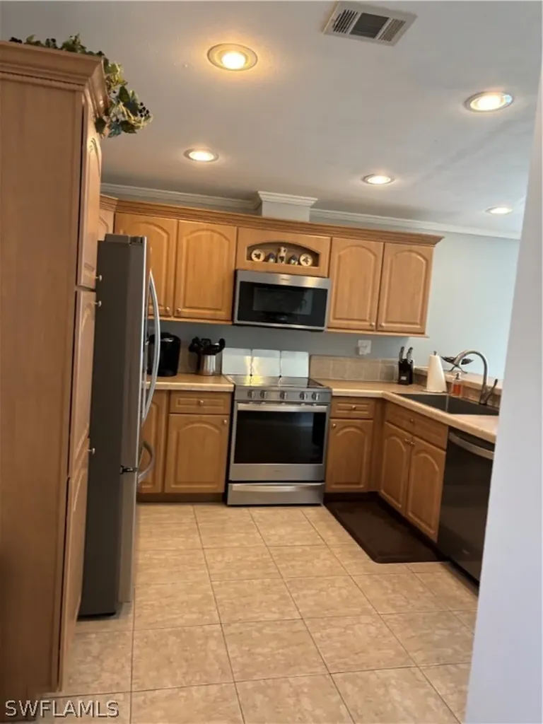 12 Aquamarine Avenue Naples FL 34114