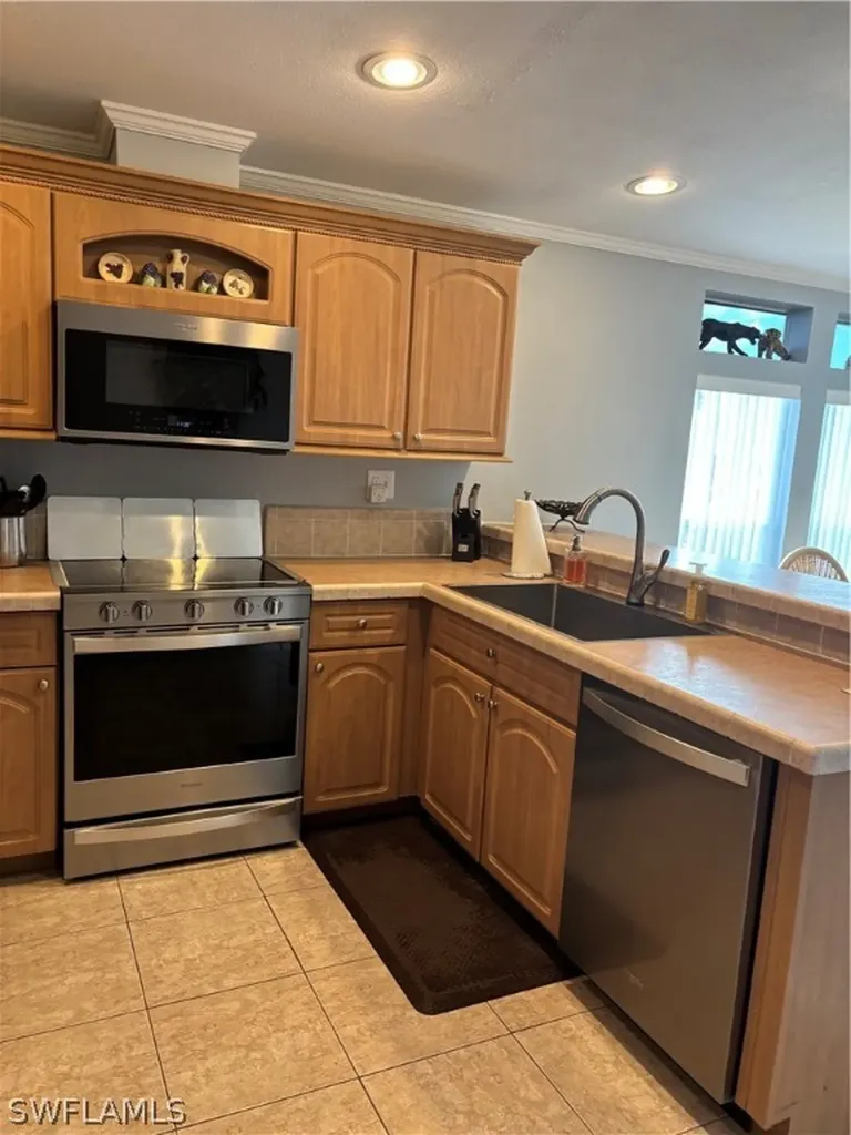 12 Aquamarine Avenue Naples FL 34114