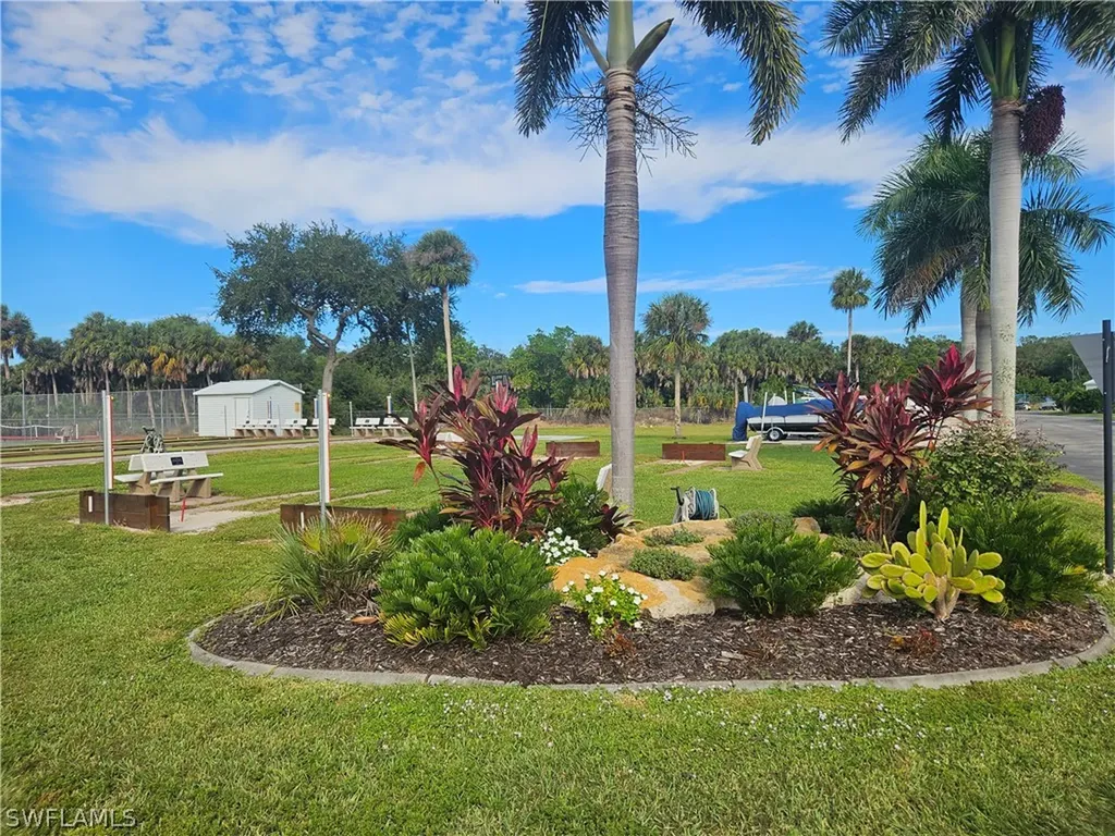 12 Aquamarine Avenue Naples FL 34114