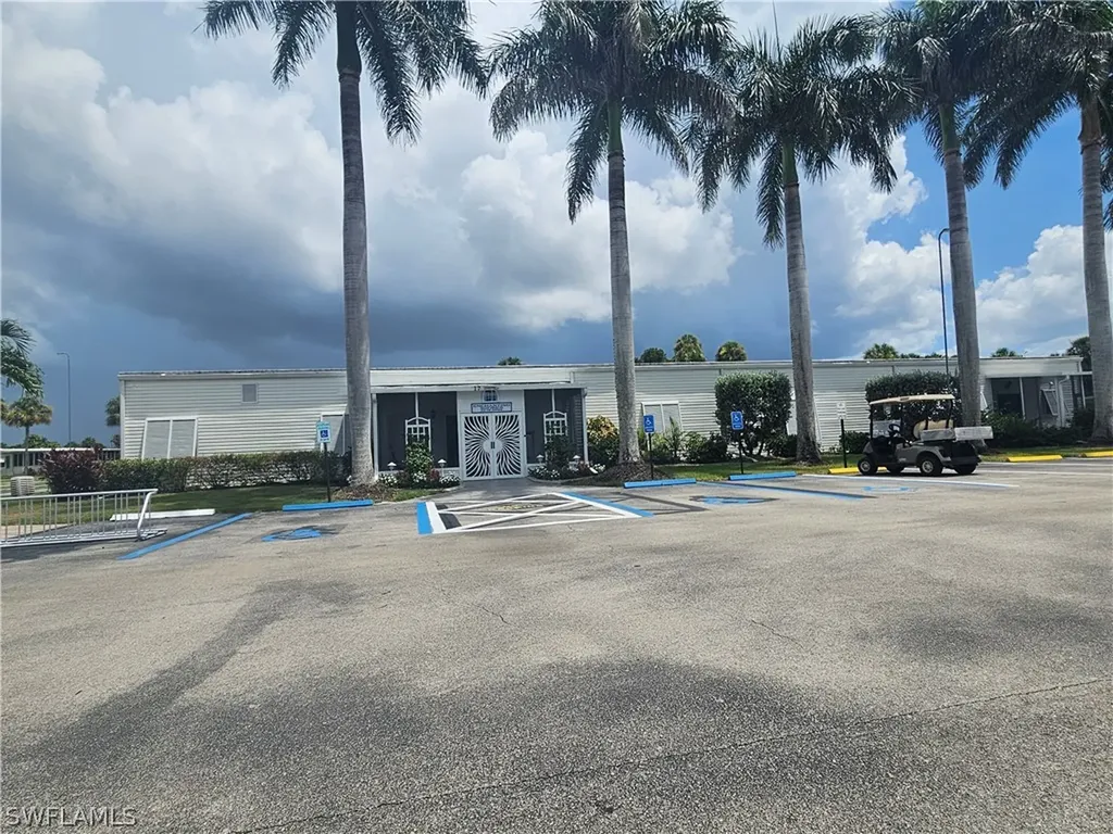 12 Aquamarine Avenue Naples FL 34114