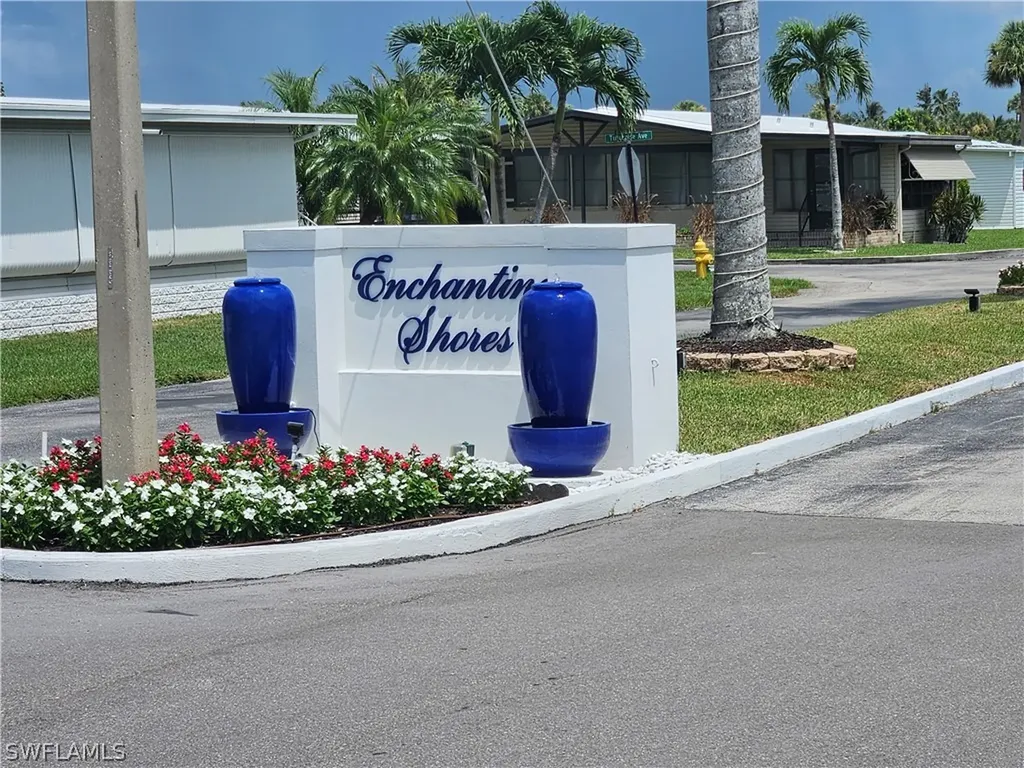 12 Aquamarine Avenue Naples FL 34114