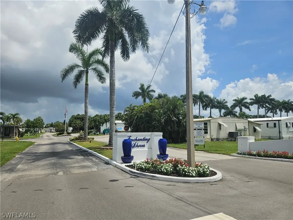 12 Aquamarine Avenue Naples FL 34114