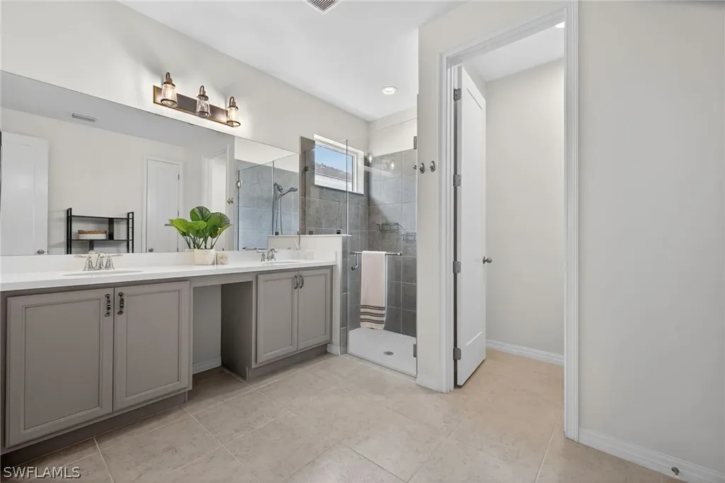 14520 Topsail Drive Naples FL 34114