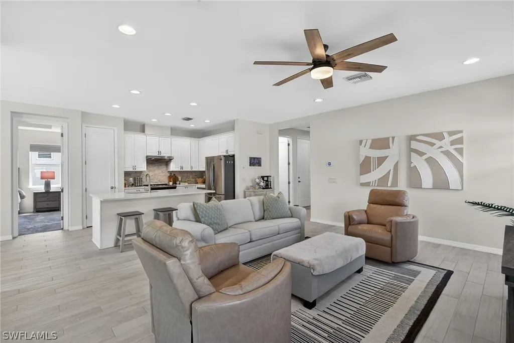 14520 Topsail Drive Naples FL 34114