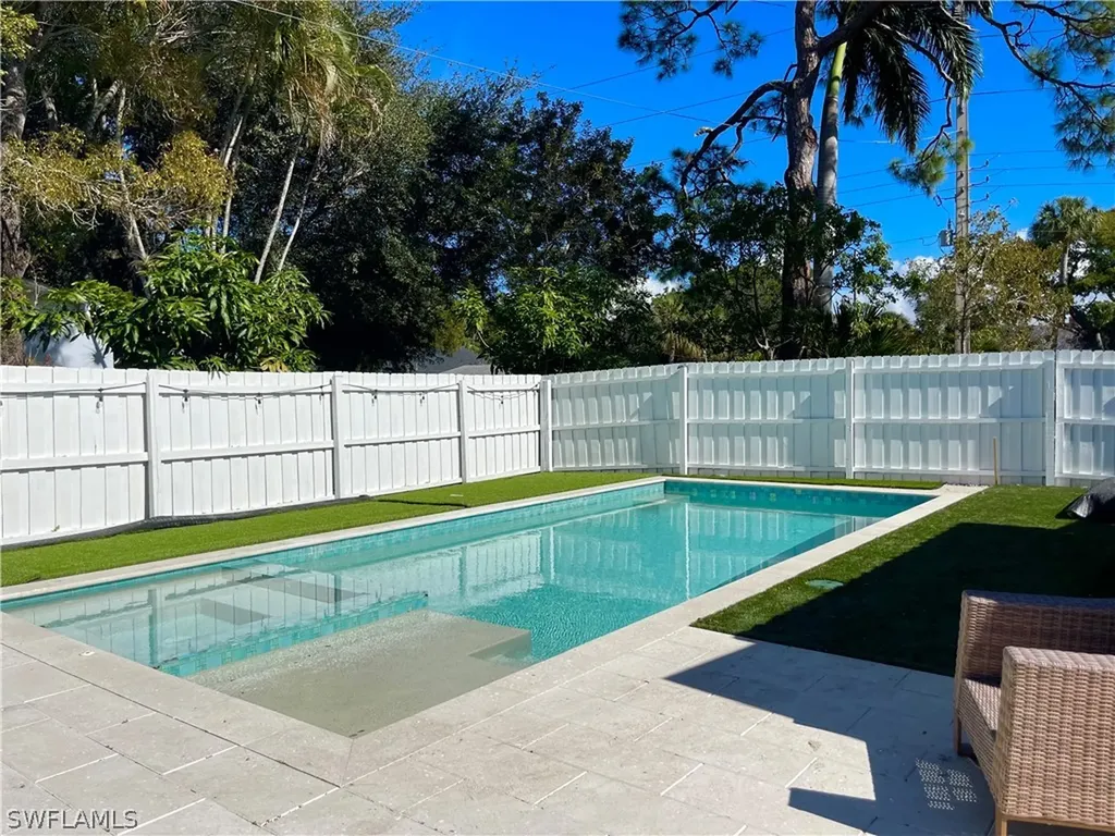 905 13th Street N Naples FL 34102