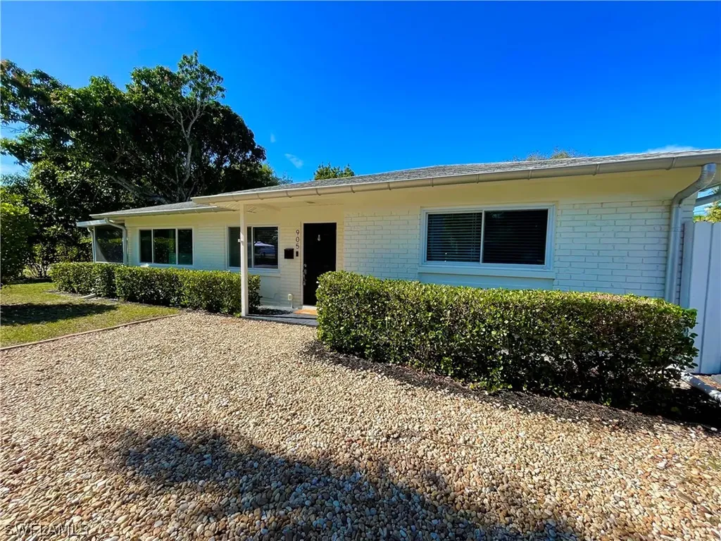 905 13th Street N Naples FL 34102