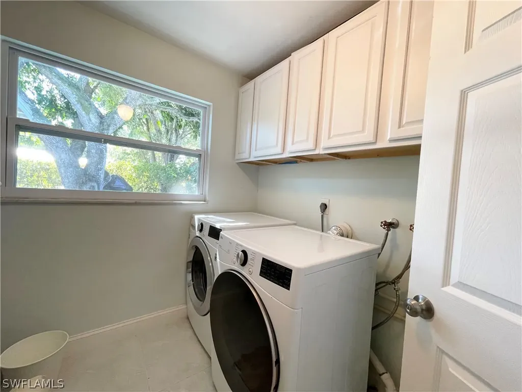 905 13th Street N Naples FL 34102