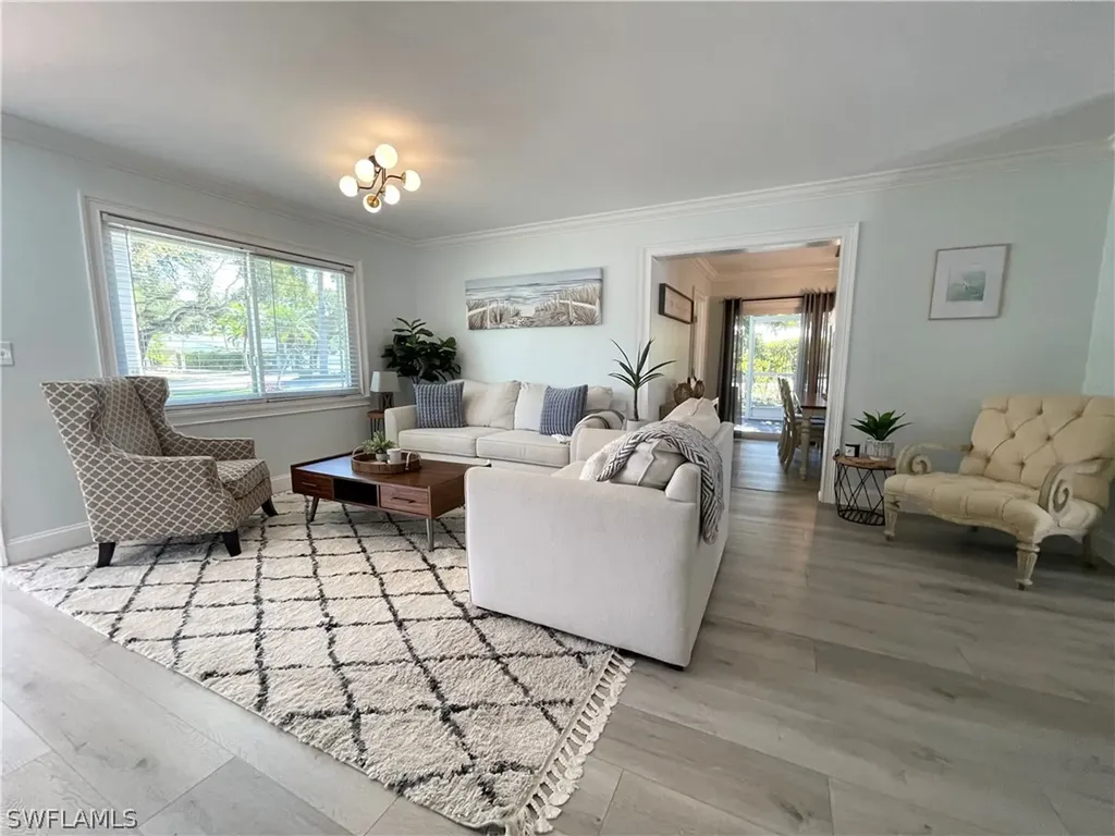 905 13th Street N Naples FL 34102