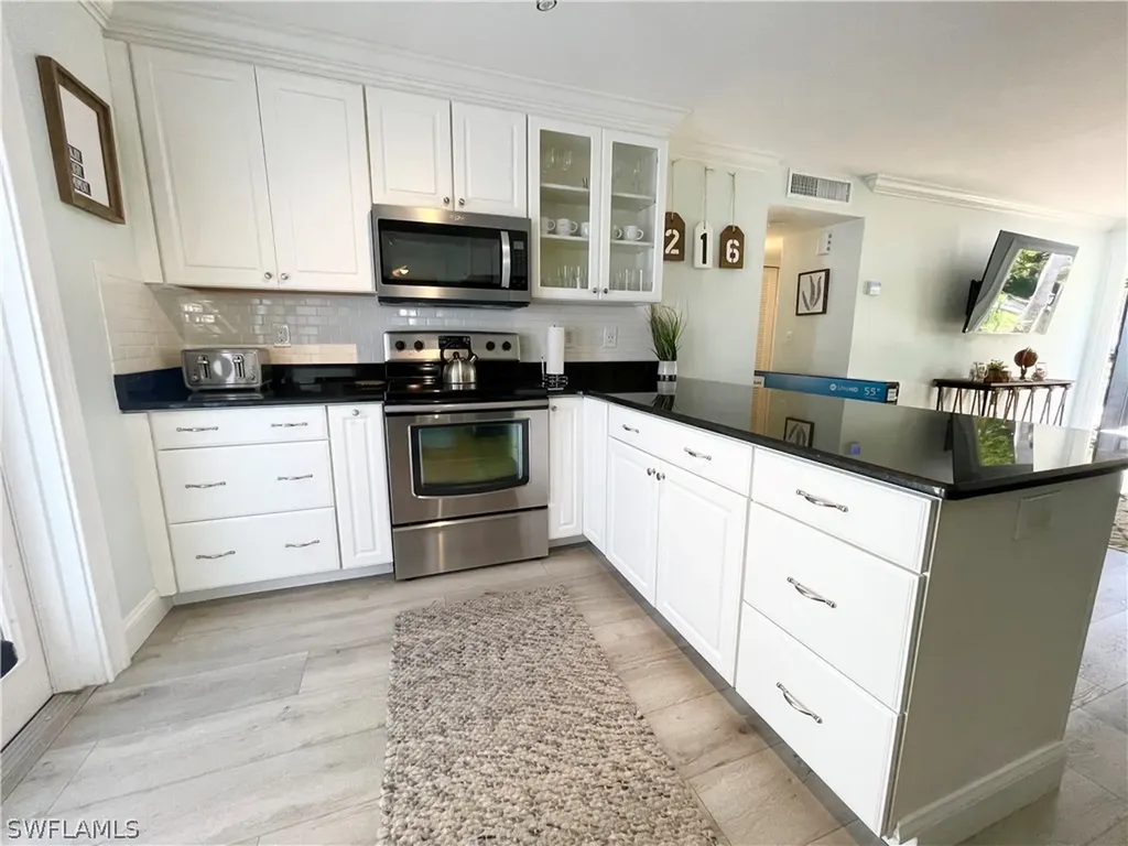 905 13th Street N Naples FL 34102