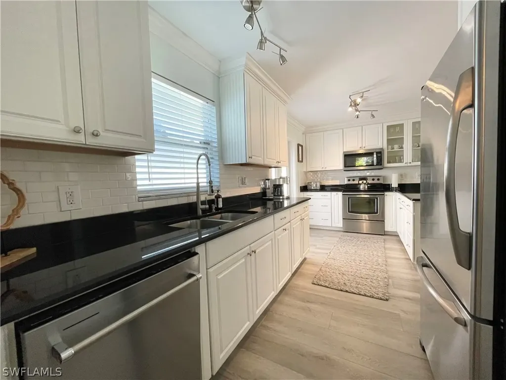 905 13th Street N Naples FL 34102