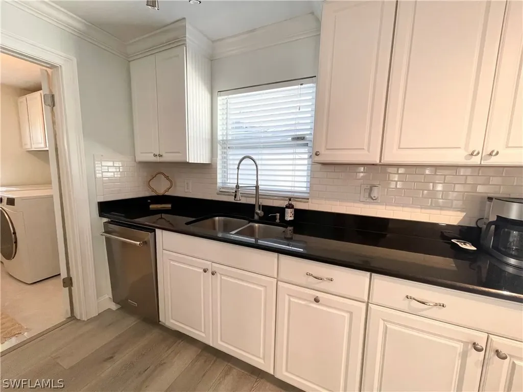 905 13th Street N Naples FL 34102