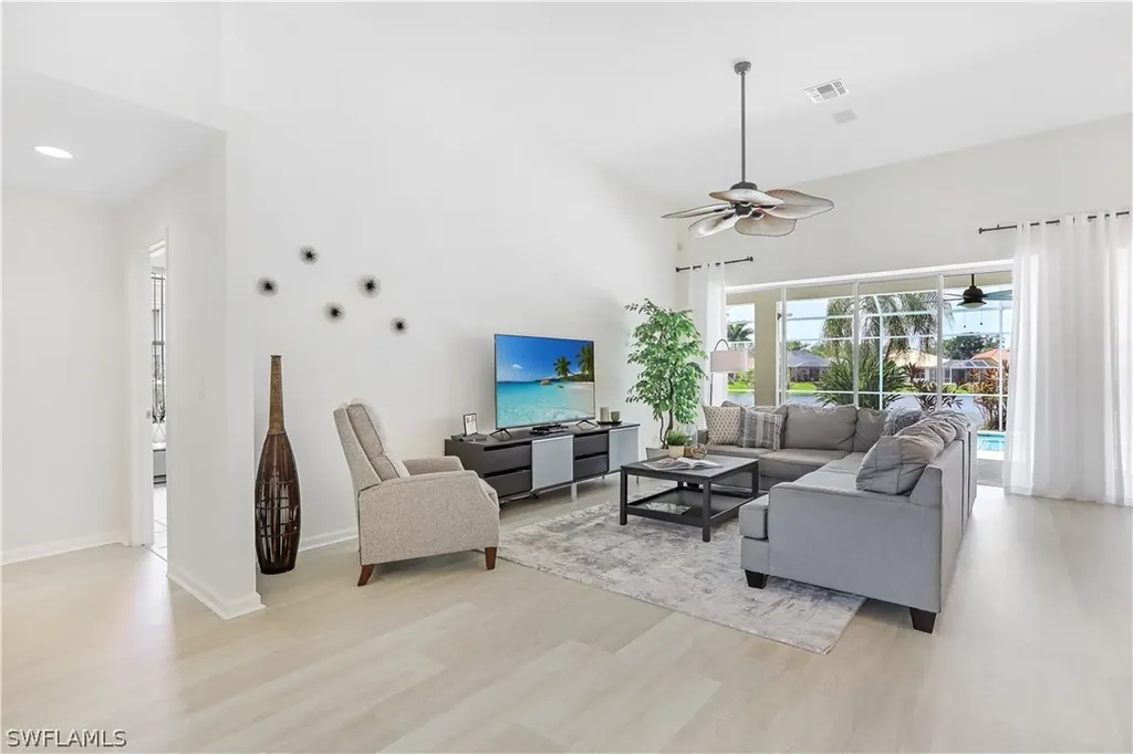 7699 Groves Road Naples FL 34109