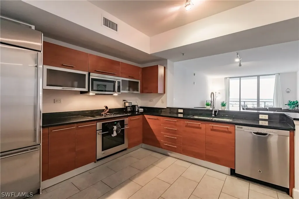 3000 Oasis Grand Boulevard Fort Myers FL 33916