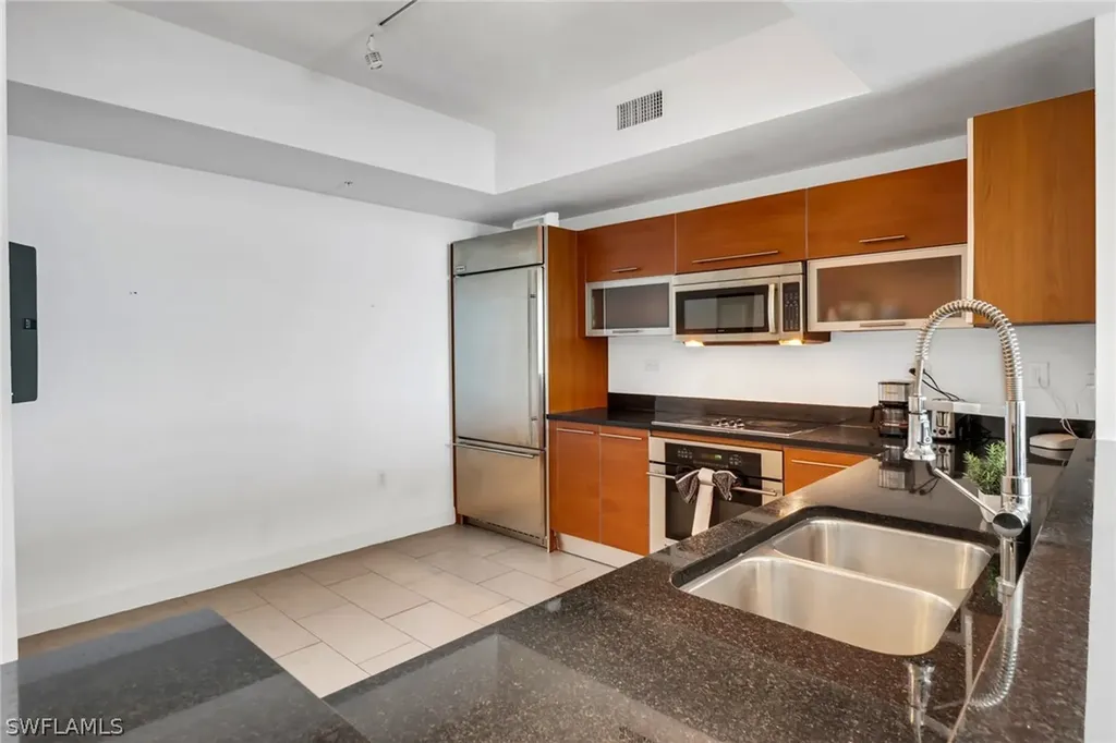 3000 Oasis Grand Boulevard Fort Myers FL 33916