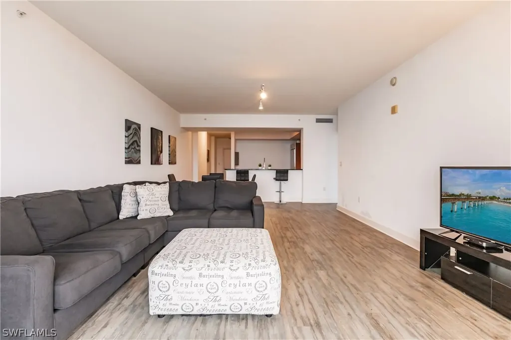 3000 Oasis Grand Boulevard Fort Myers FL 33916