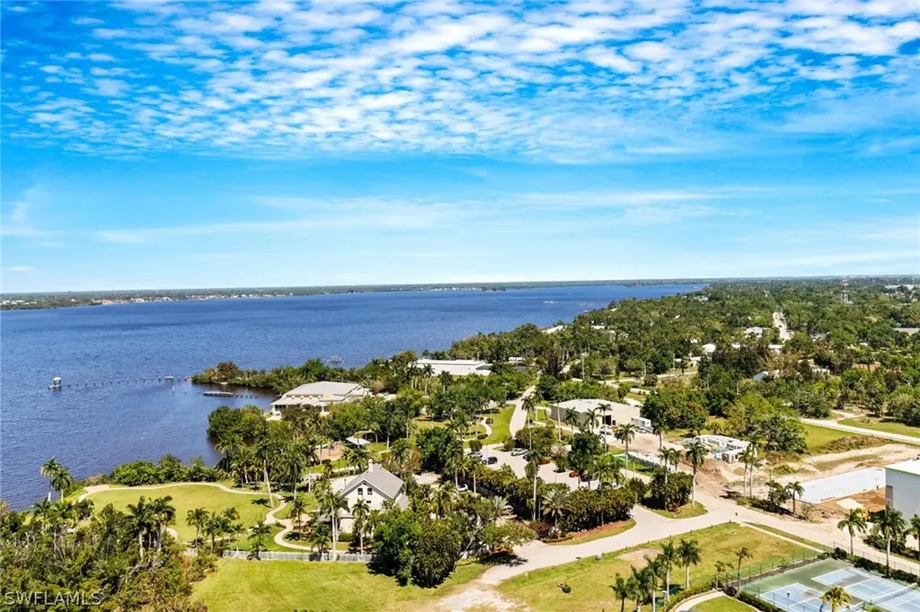 3000 Oasis Grand Boulevard Fort Myers FL 33916