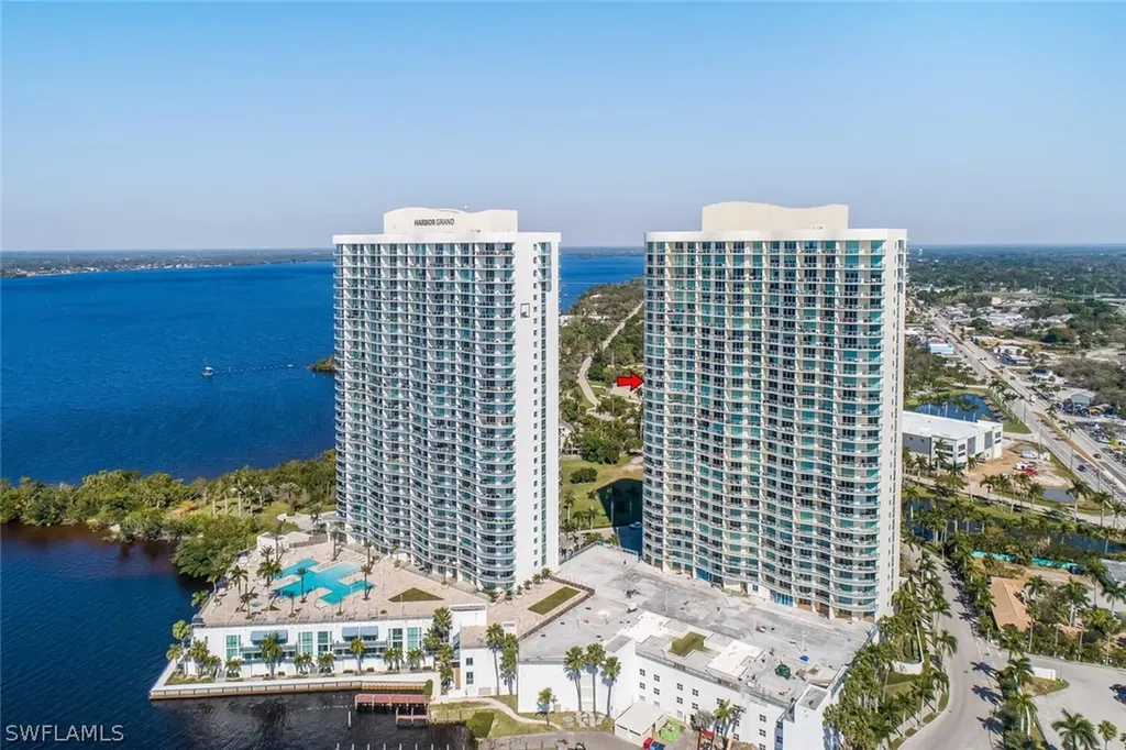 3000 Oasis Grand Boulevard Fort Myers FL 33916