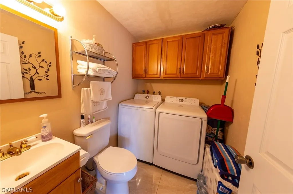 188 Gulfstream Street Marco Island FL 34145