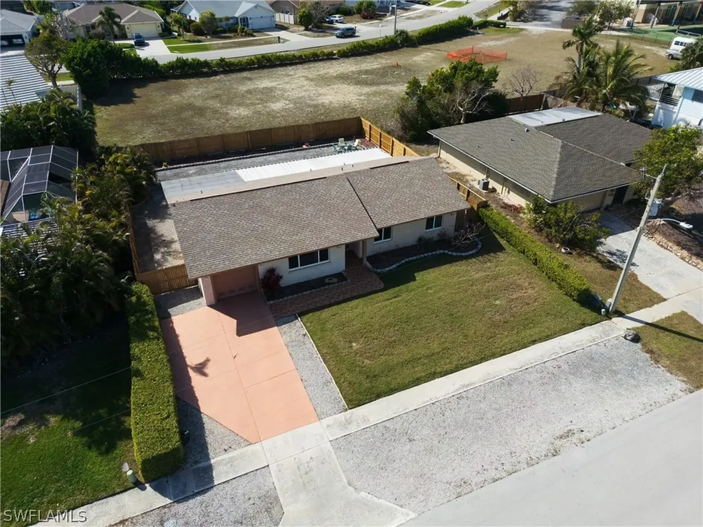 188 Gulfstream Street Marco Island FL 34145