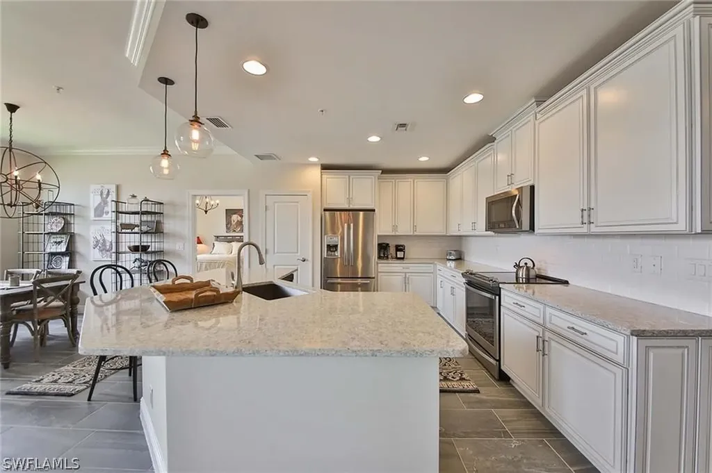 15145 Palmer Lake Circle Naples FL 34109